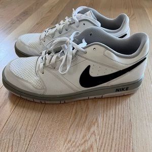 Nike Men’s Prestige - white with black check - size 12